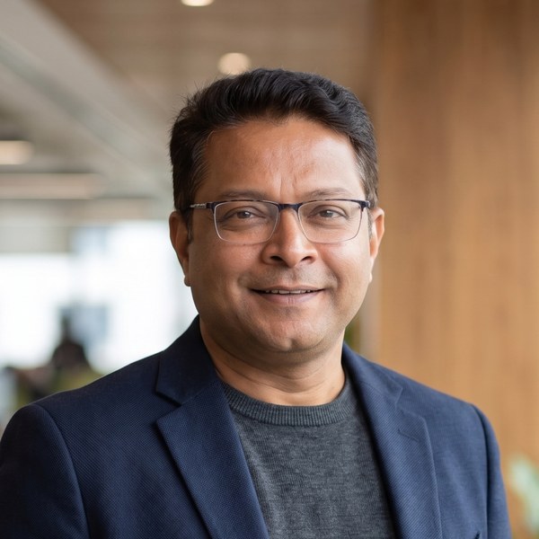 Pushkraj Janwadkar, Director